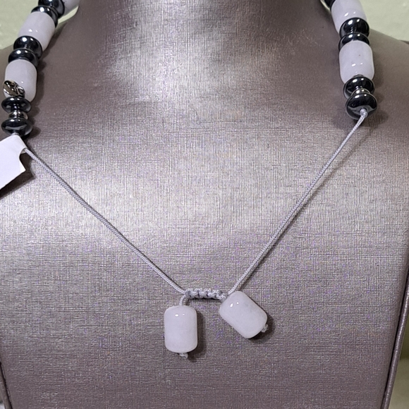 Lola Rose Malani Beaded Adjustable Necklace NWT - Picture 4 of 10